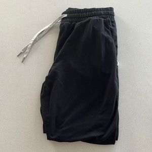 Vuori black joggers